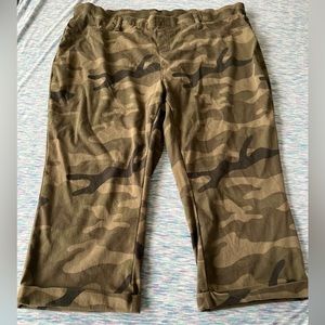 Army capri leggings